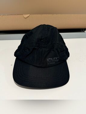 Vanquish Hat Utility Performance Hybrid Black Adjustable